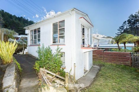 Photo of property in 49 Elmslie Road, Pinehaven, Upper Hutt, 5019