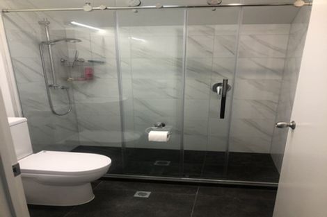 Photo of property in 2/4 John Jennings Drive, Oteha, Auckland, 0632