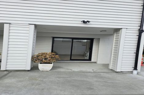 Photo of property in 30 Chelsea View Drive, Chatswood, Auckland, 0626