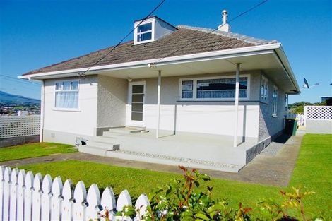 Photo of property in 19 Scott Street, Moturoa, New Plymouth, 4310