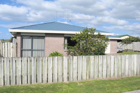 Photo of property in 65 Kane Road, Papamoa Beach, Papamoa, 3118