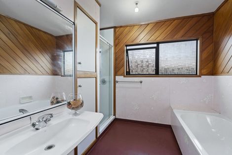 Photo of property in 2 Seaview Road, Paihia, 0200