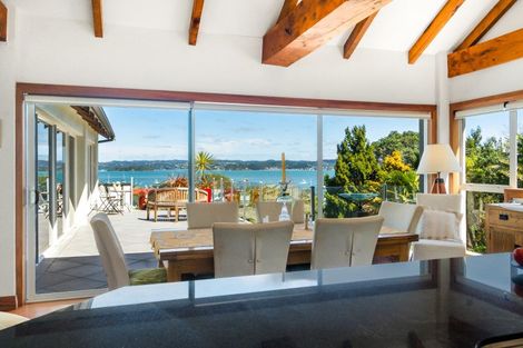 Photo of property in 8 Prospect Street, Russell, 0202