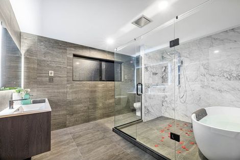 Photo of property in 24 Hooten Place, Oteha, Auckland, 0632