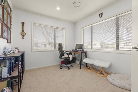 Photo of property in 3 Virginia Grove, Milson, Palmerston North, 4414