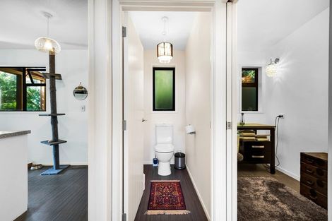 Photo of property in 10 Allan Road, Burgess Park, New Plymouth, 4371