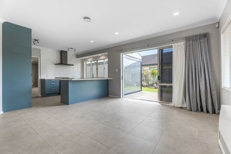 Photo of property in 9 Stranraer Crescent, Wattle Downs, Auckland, 2103