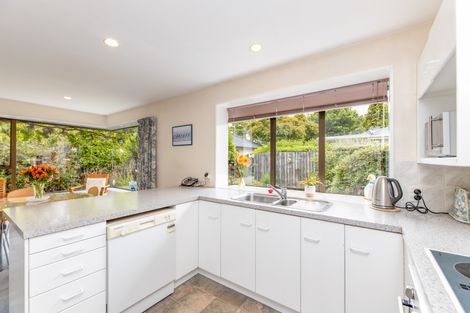 Photo of property in 2/215 Memorial Avenue, Burnside, Christchurch, 8053