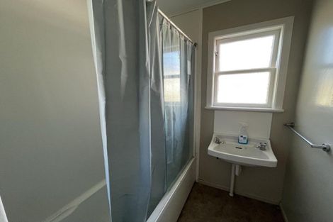 Photo of property in 14 Omori Place, Castlecliff, Whanganui, 4501