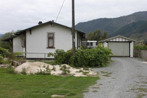 Photo of property in 97 Fairfax Street, Murchison, 7007