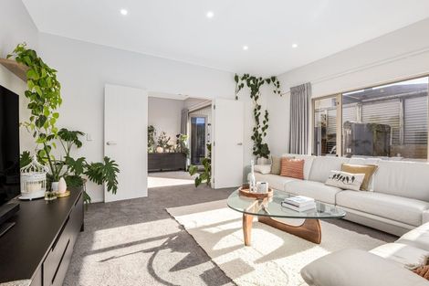 Photo of property in 61 Quadrant Heights, Paraparaumu, 5032