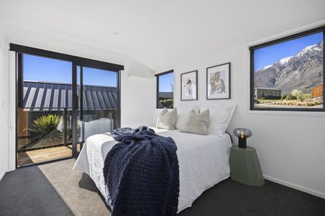 Photo of property in 9 Falconer Rise, Jacks Point, Queenstown, 9371