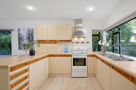 Photo of property in 4 Rhinevale Close, Henderson, Auckland, 0612