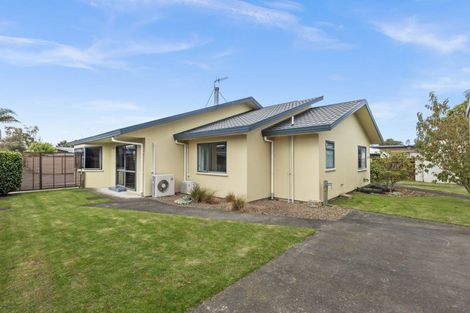 Photo of property in 15a Howard Road, Taradale, Napier, 4112