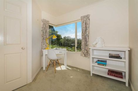 Photo of property in 22 Dene Court Lane, Greenhithe, Auckland, 0632