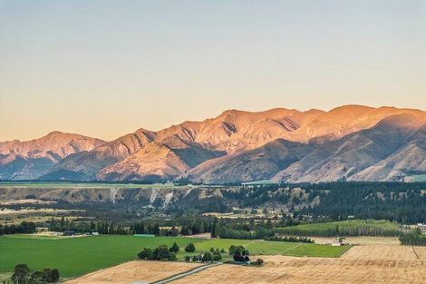 Photo of property in 25 Lake Mckay Drive, Luggate, 9382