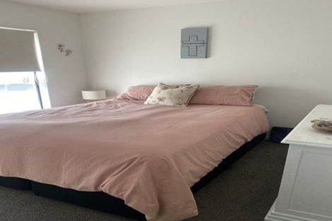Photo of property in 2/2 Anthony Place, Pakuranga, Auckland, 2010