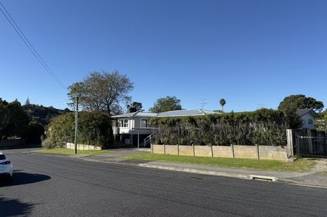 Photo of property in 34 Levesque Street, Birkdale, Auckland, 0626