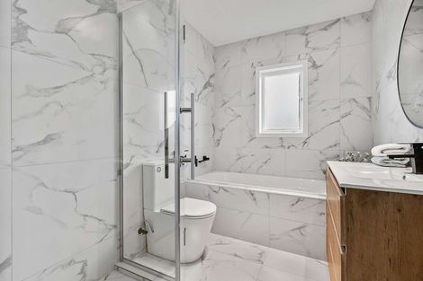 Photo of property in 17 Lancaster Road, Beach Haven, Auckland, 0626