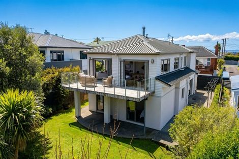Photo of property in 80c Golf Road, New Lynn, Auckland, 0600