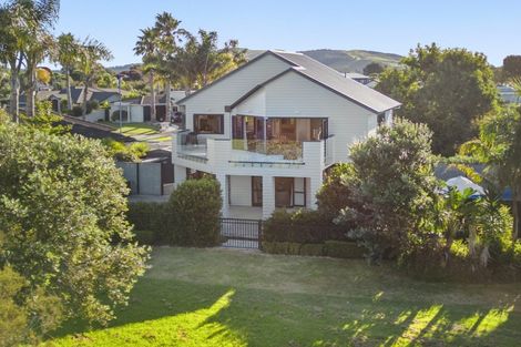 Photo of property in 16 Santa Barbara Drive, Papamoa Beach, Papamoa, 3118