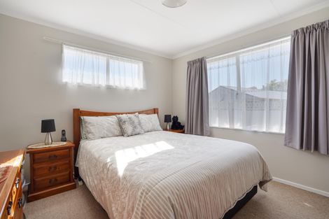 Photo of property in 8 Purdie Place, Milson, Palmerston North, 4414