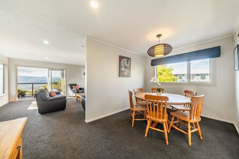 Photo of property in 7 Pokohiwi Road, Normandale, Lower Hutt, 5010