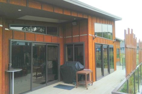 Photo of property in 9 Te Arakete Place, Hurworth, New Plymouth, 4310