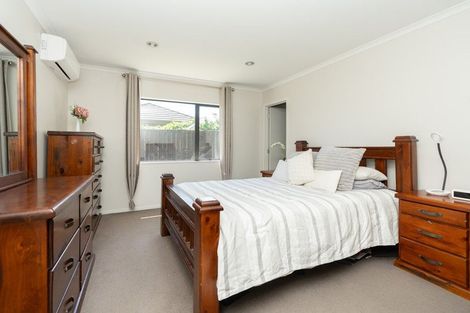 Photo of property in 28 Whitney Place, Rototuna North, Hamilton, 3210