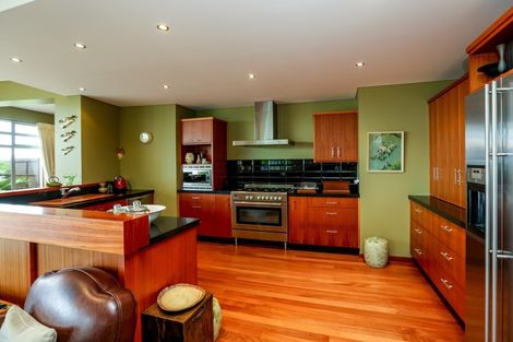 Photo of property in 531 South Road, Omata, New Plymouth, 4374