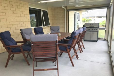 Photo of property in 6 Kowi Lakes Drive, One Tree Point, 0118