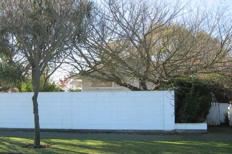Photo of property in 135 Warren Crescent, Hillmorton, Christchurch, 8025