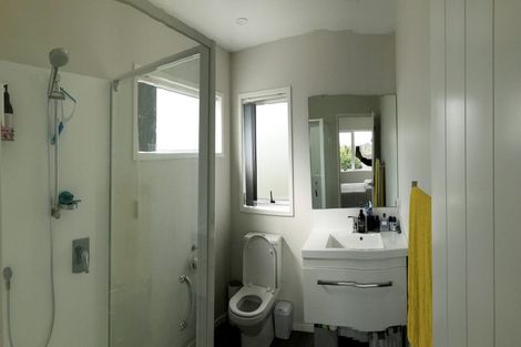 Photo of property in 4 Ruhanui Lane, Pakuranga Heights, Auckland, 2010
