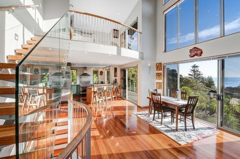 Photo of property in 10 Waitea Road, Muriwai, Waimauku, 0881