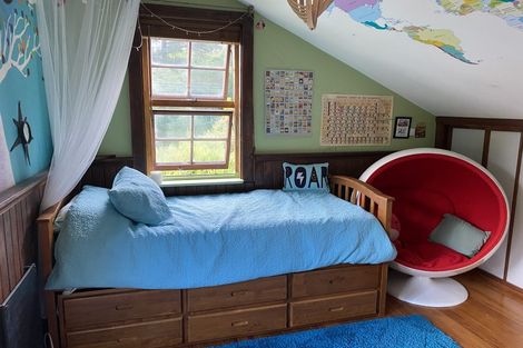 Photo of property in 57 Hawkhurst Road, Lyttelton, 8082