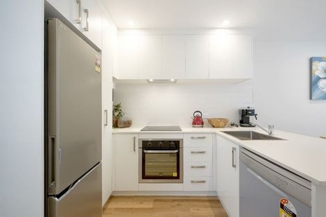 Photo of property in 22 Tokai Place, Glen Eden, Auckland, 0602