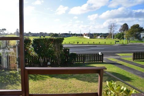 Photo of property in 1/32 Gibbons Road, Weymouth, Auckland, 2103