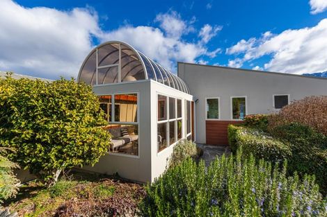 Photo of property in 23 Balmoral Drive, Kelvin Heights, Queenstown, 9300