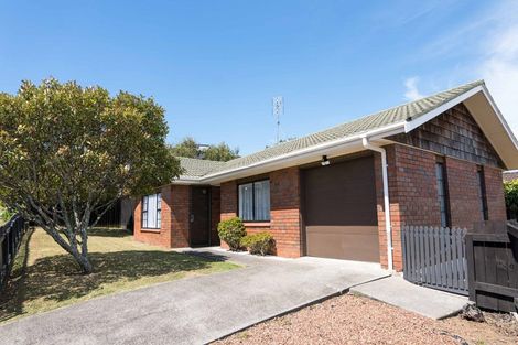 Photo of property in 1/50 Wellington Street, Howick, Auckland, 2014