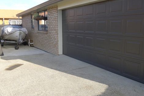 Photo of property in 32 Magnolia Drive, Waiuku, 2123