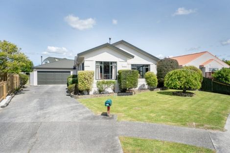 Photo of property in 45 Dalfield Place, Highbury, Palmerston North, 4412