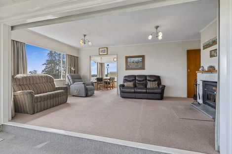 Photo of property in 155 Cross Road, Lepperton, New Plymouth, 4373