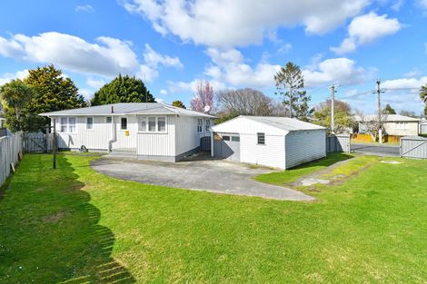 Photo of property in 2 Viola Place, Papakura, 2110