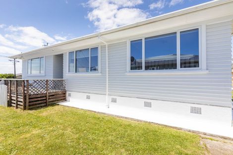 Photo of property in 7 Watene Crescent, Waitara, 4320