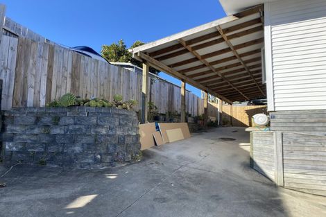 Photo of property in 86d Kelman Road, Kelston, Auckland, 0602