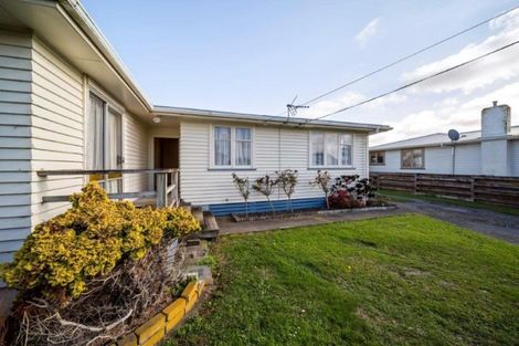 Photo of property in 53 Burns Street, Hawera, 4610
