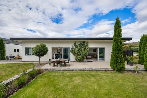 Photo of property in 16 Missy Crescent, Mount Pisa, Cromwell, 9383