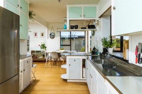 Photo of property in 33 Tui Glen Road, Birkenhead, Auckland, 0626