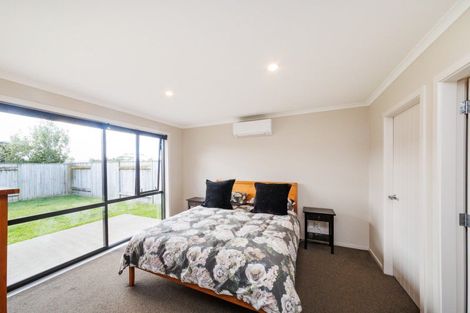 Photo of property in 16 Lorenzo Place, Kelvin Grove, Palmerston North, 4414