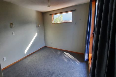 Photo of property in 2/89 Aorangi Road, Bryndwr, Christchurch, 8053